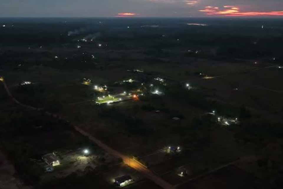 Prefeitura realiza modernização de iluminação pública na comunidade Terra Santa