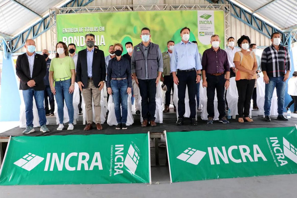 Mais de 14 mil títulos entregues a produtores em Ji-Paraná
