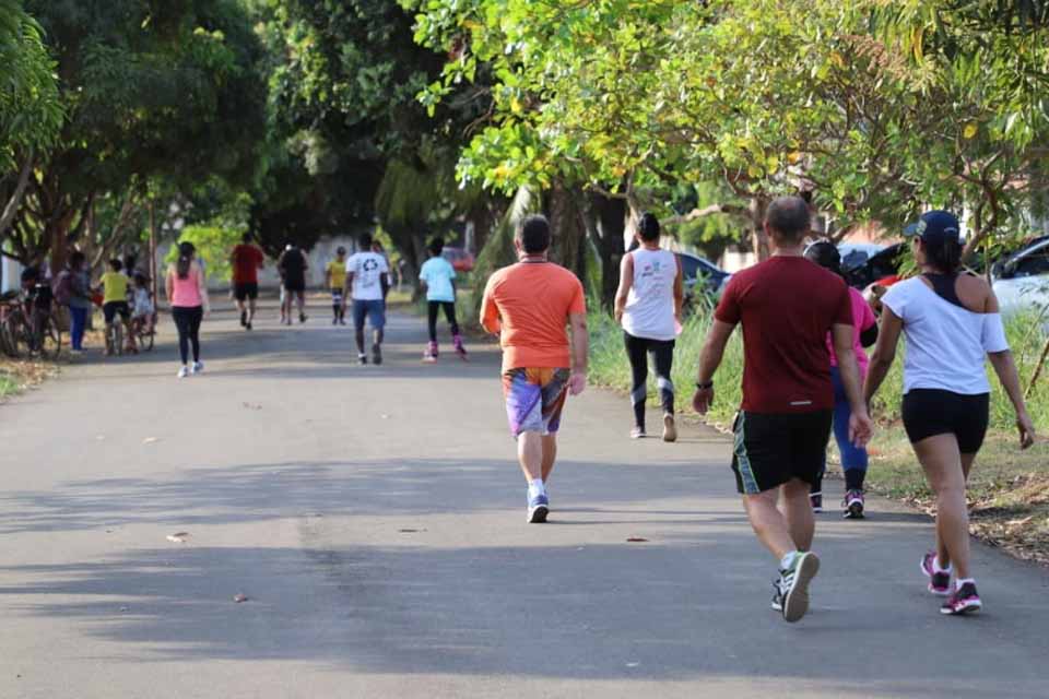 Caminhada marca programação do projeto Caps fora do Caps em alusão ao Dia Mundial da Saúde