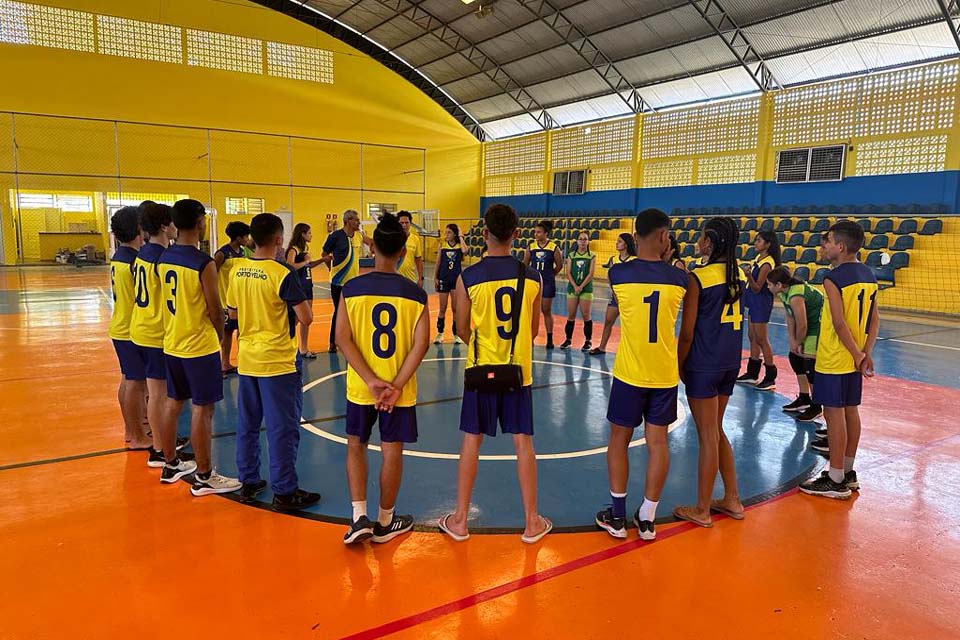 Equipes de voleibol do Programa Talentos do Futuro participam de competição neste final de semana em Jaru
