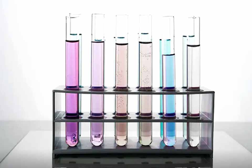 Metanol: químicos alertam sobre riscos de testes caseiros