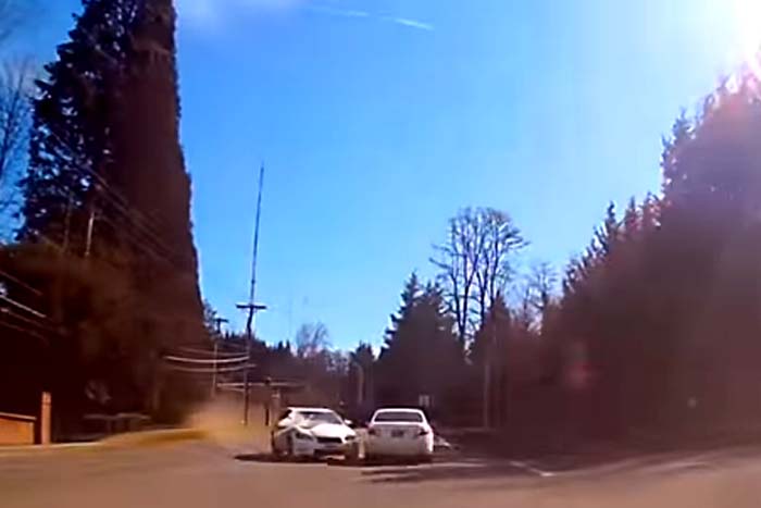 Carro desgovernado quase provoca grave acidente 