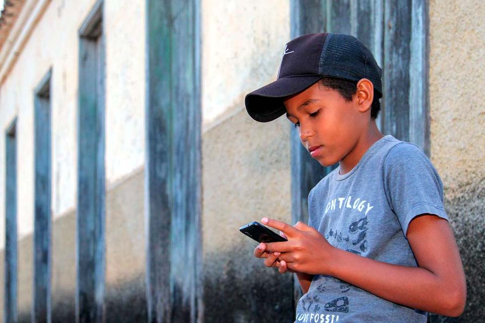 Programa Wi-Fi Brasil leva internet para vilarejo em MG 