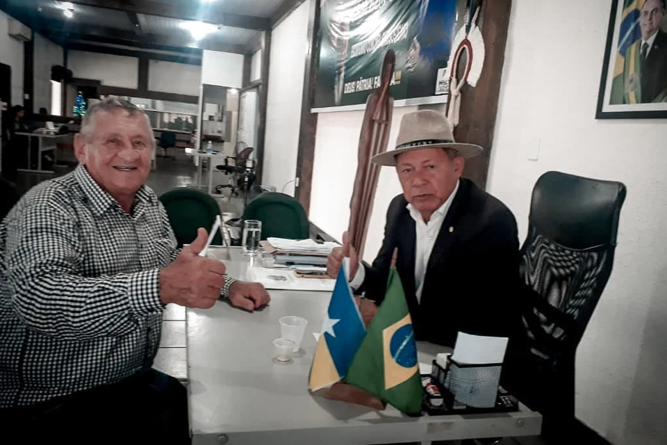 Coronel Chrisóstomo garante mais de R$ 4 milhões em recursos para a Saúde e Infraestrutura de Espigão do Oeste