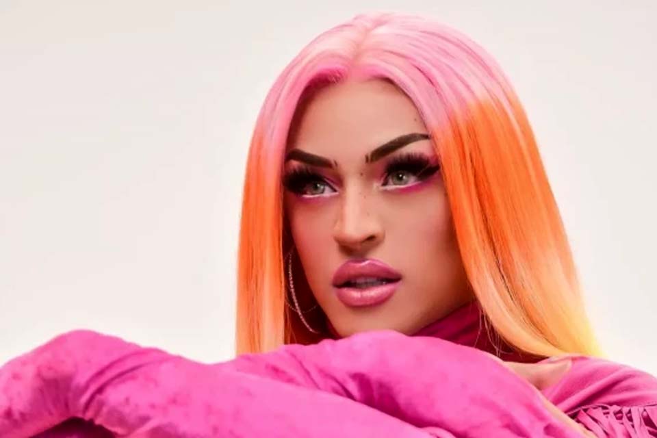 'Esperando o ano que vem para poder votar. Vai ser Lula', diz Pabllo Vittar