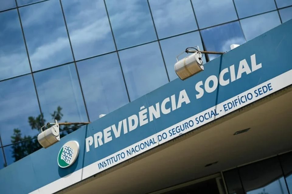 Aposentados e militares já podem ser contratados para a Previdência