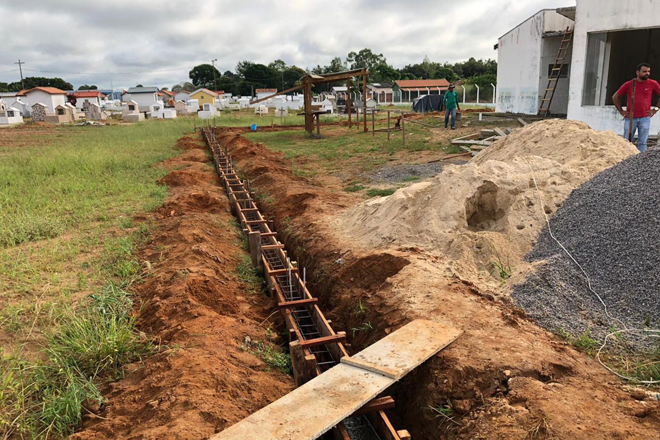 Prefeitura dá início a reforma de obra que foi concluída há oito anos mais nunca foi utilizada