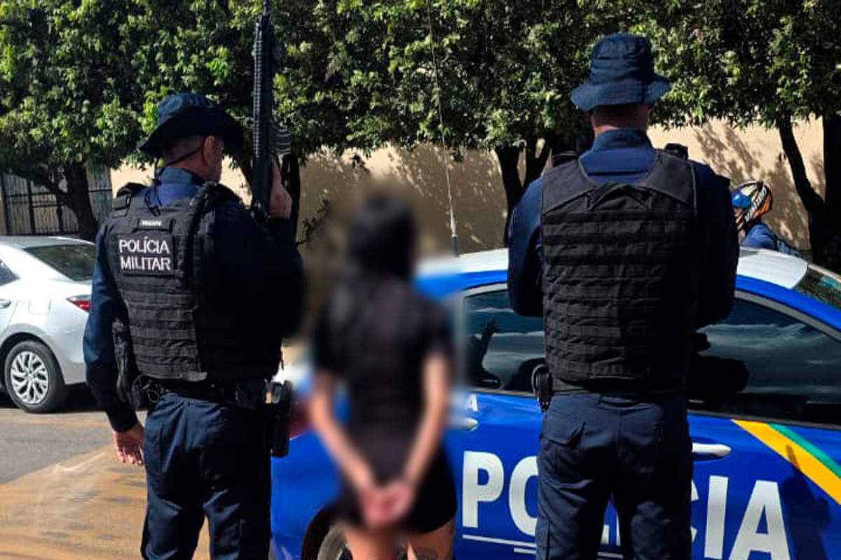 Mulher condenada por tráfico de drogas e associação para o tráfico é presa 