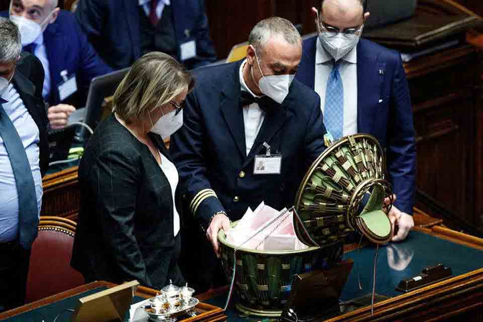 Terceira sessão para eleger presidente da Itália termina sem vencedor