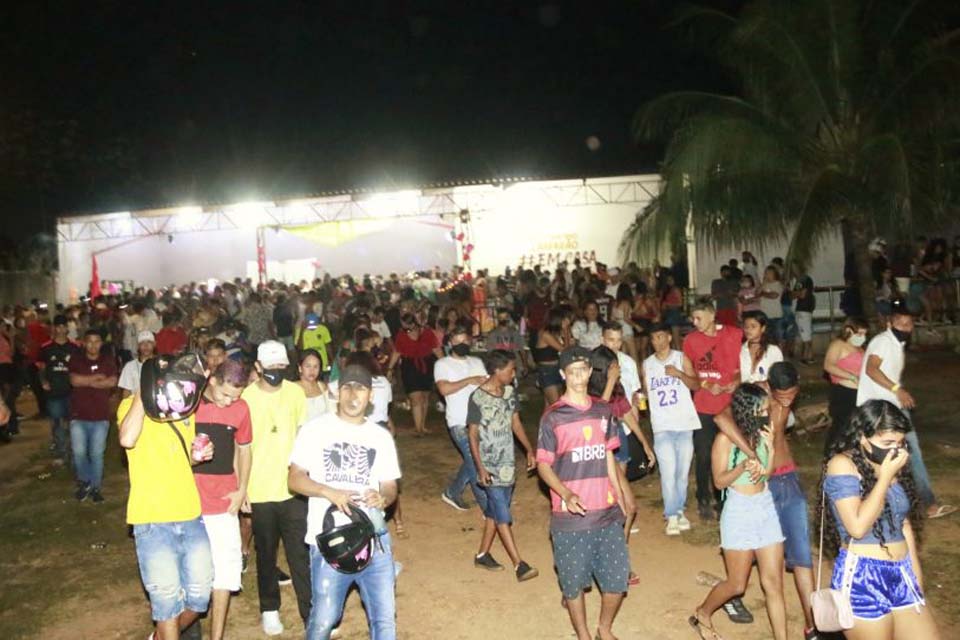 Festa com mais 500 pessoas, maioria menores sem máscara, é interrompida