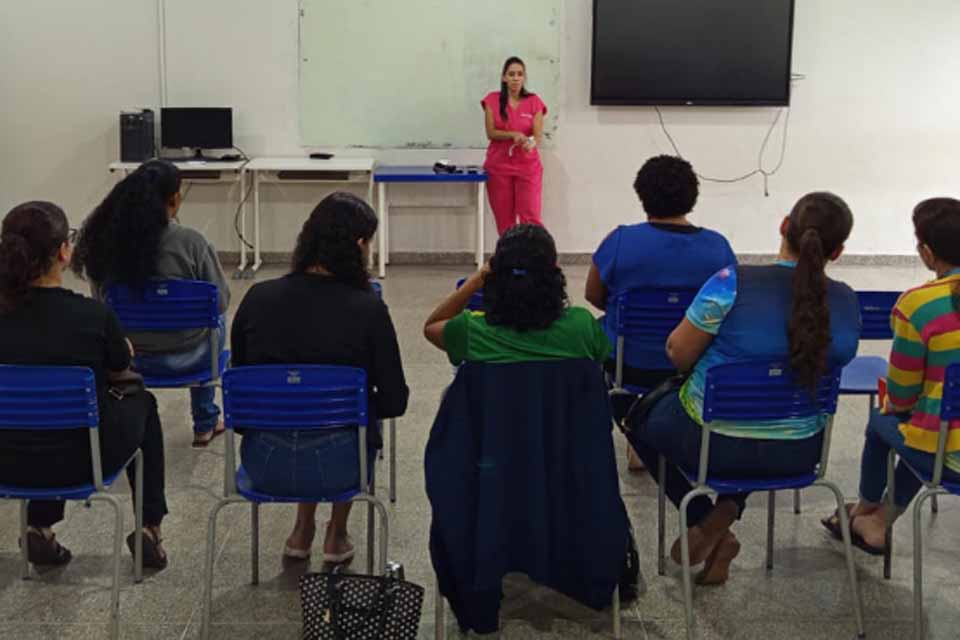 Prefeitura oferece formação para cuidadores de alunos com deficiência