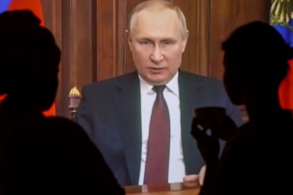 Rússia faz nova ameaça nuclear após EUA liberar caças para Ucrânia