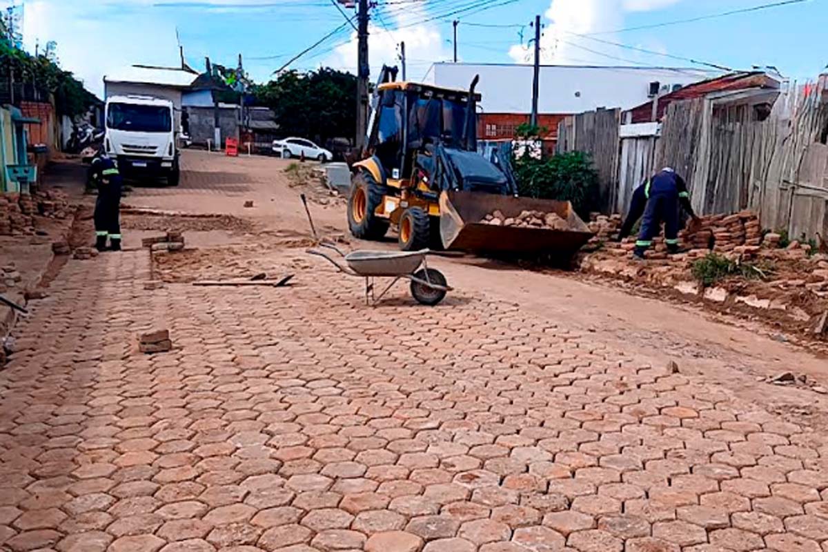 Prefeitura de Ji-Paraná recupera entrada do bairro Novo Urupá