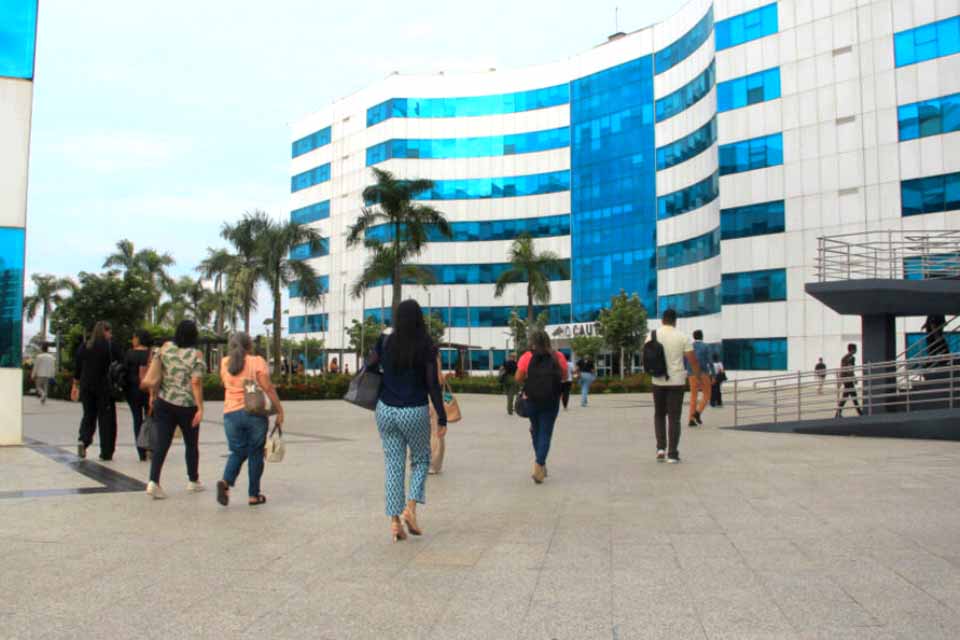 Governo de Rondônia injeta mais de R$ 131 milhões na economia com pagamento da segunda parcela do 13º salário