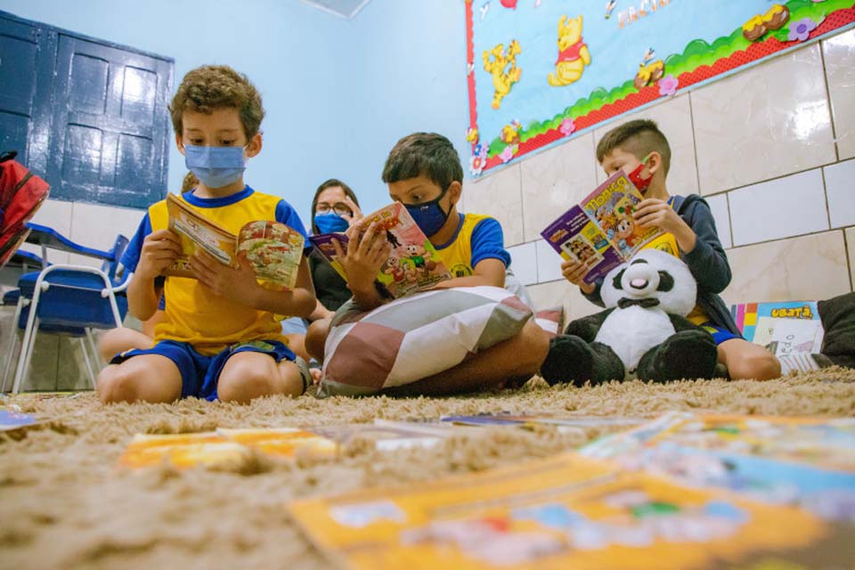Alunos da rede municipal de ensino são incentivados à leitura após retorno das aulas presenciais 