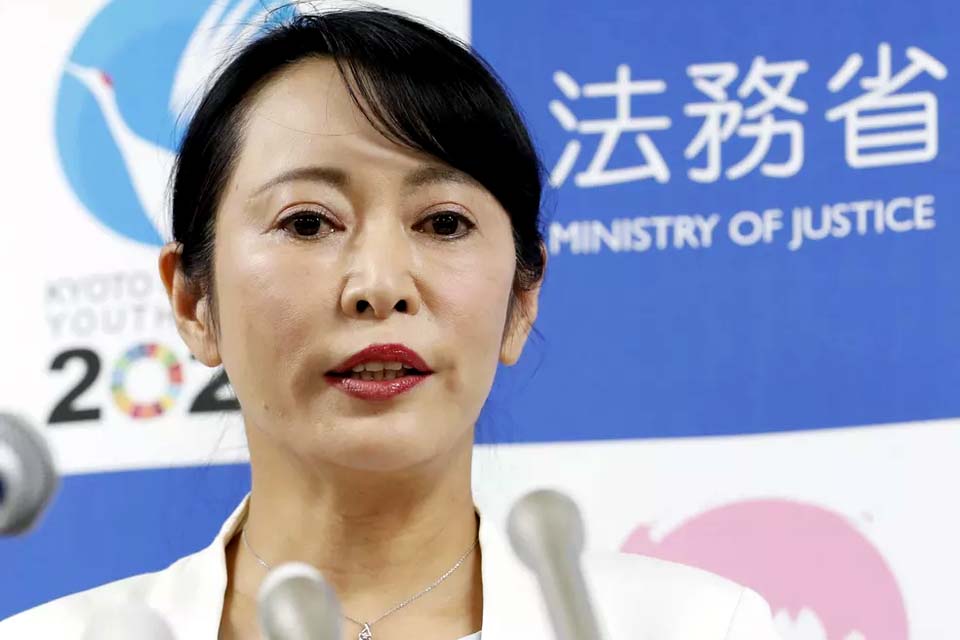 Ministra da Justiça do Japão volta a rebater acusações de Ghosn e nega conspiração 