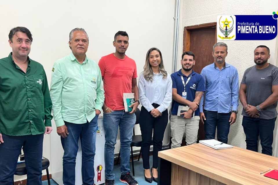 Prefeitura recebe equipes do Sebrae-RO e da SEAS  para tratar sobre projeto de resíduos sólidos