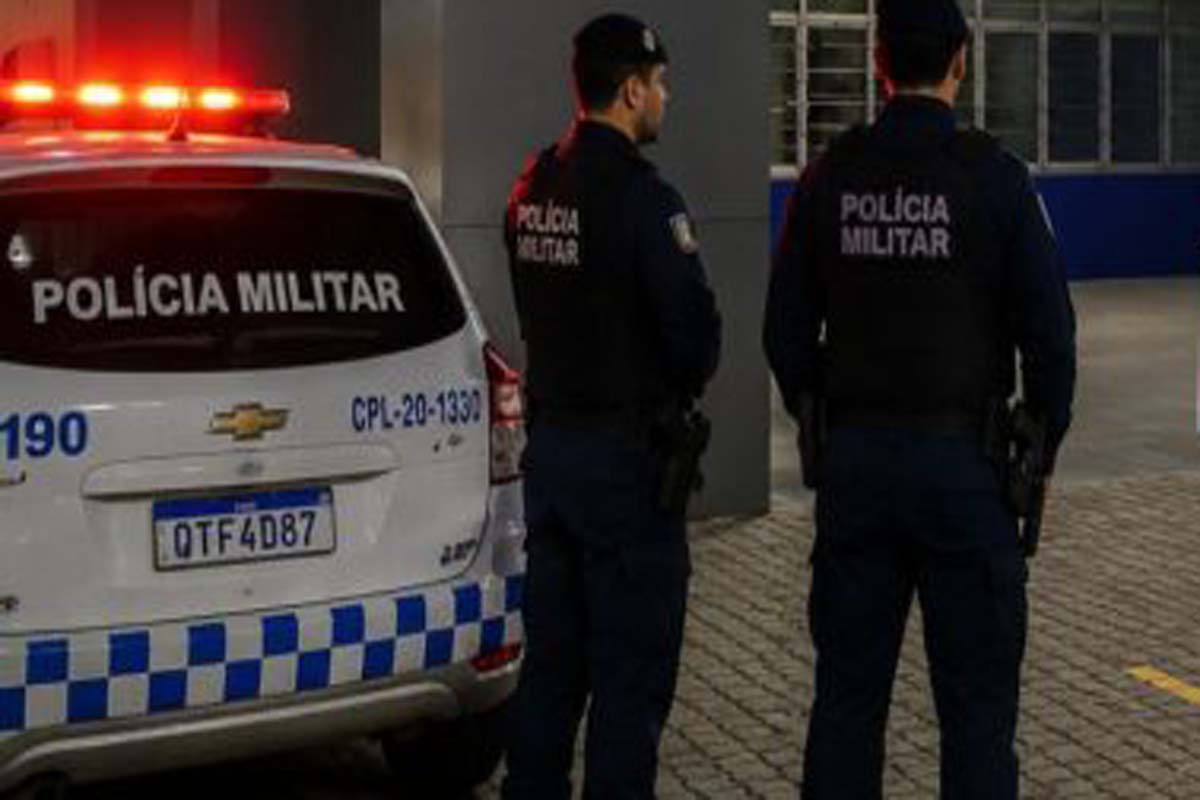 Criminoso é recebido a tiros após invadir prédio na zona leste