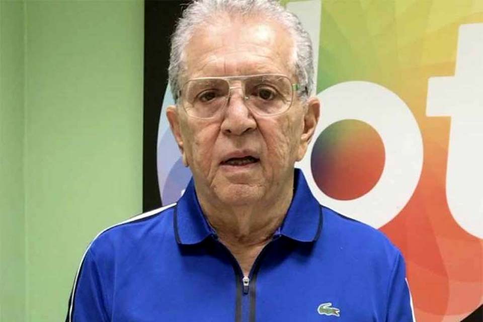 Longe da família por causa da pandemia, Carlos Alberto de Nóbrega lamenta: “Não paro de chorar”