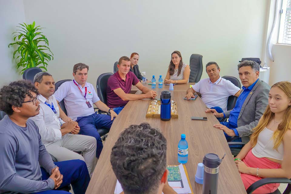 Prefeitura de Pimenta Bueno se reúne com equipe técnica do Cinderondônia para discutir crise hídrica 