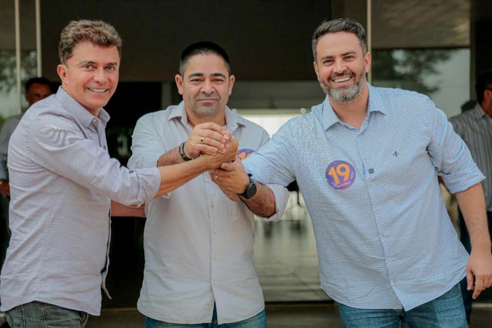 Candidatos Léo Moraes e Expedito Júnior promovem adesivaço nesta sexta-feira (19), em Porto Velho