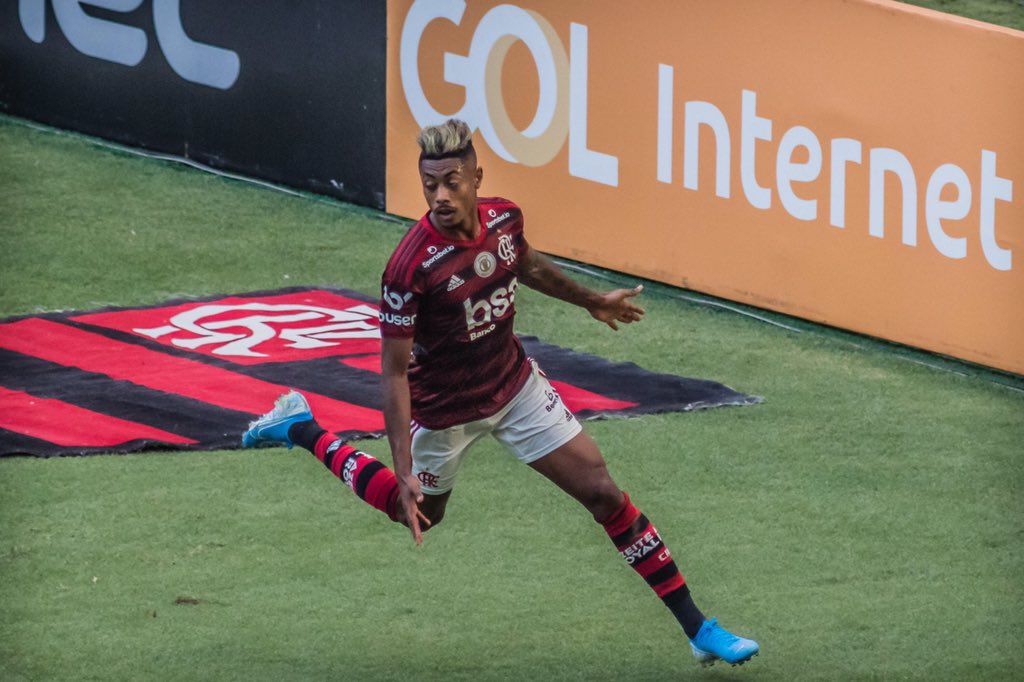 VÍDEO - Gols e Melhores Momentos de Flamengo 4 x 1 Corinthians