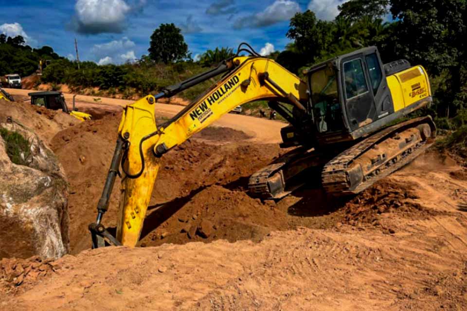 Intervenção do governo na Rodovia-476 elimina curvas e serras, em Presidente Médici