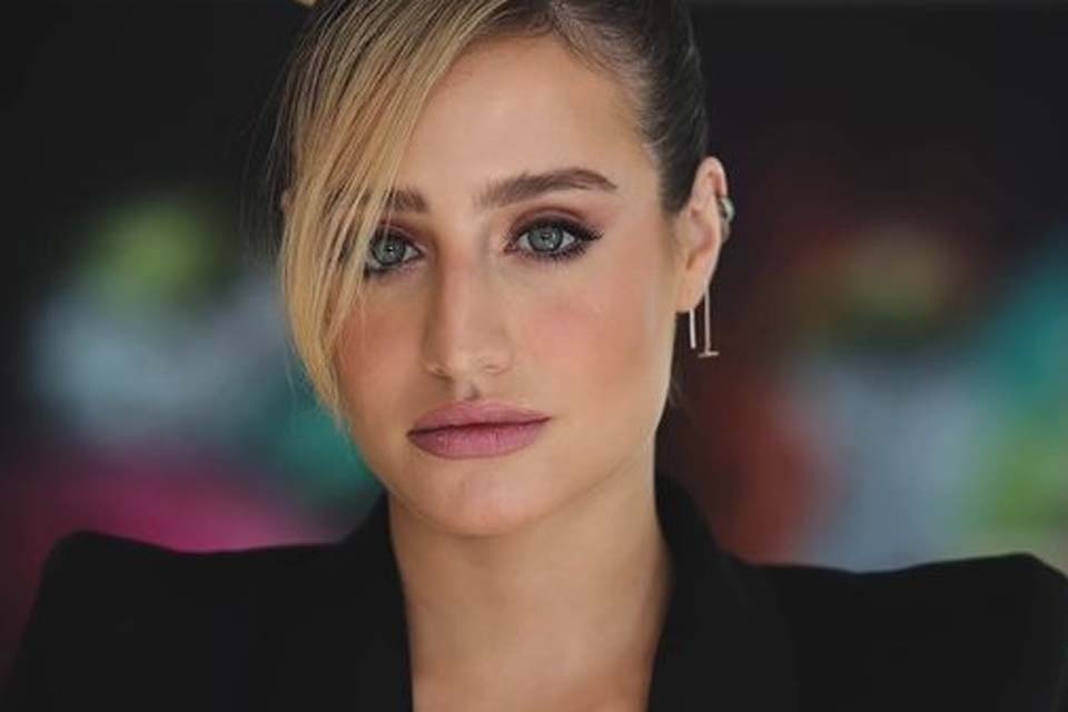 Bruna Griphao lamenta falecimento do padrasto: 'Te amo eternamente'