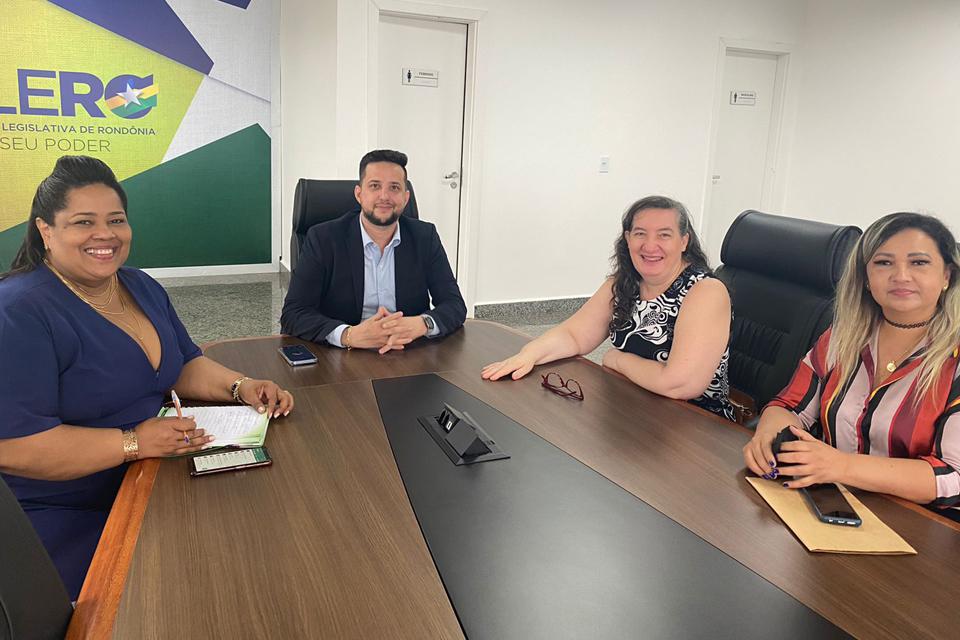 Presidência da Assembleia Legislativa recebe pedido de emenda para a Casa Família Rosetta