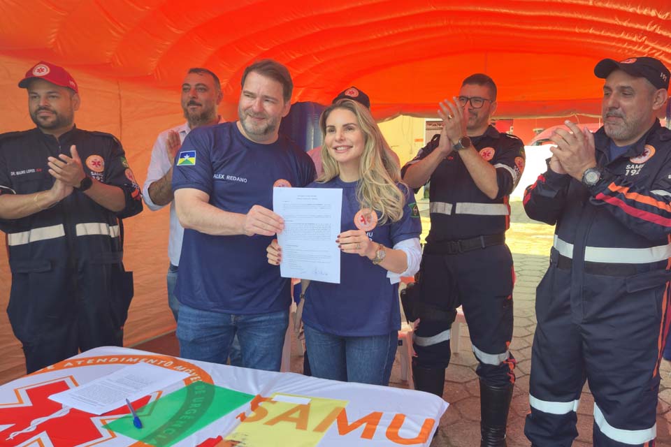 Alex Redano assina emenda de R$ 700 mil para aquisição de motolâncias e viatura de intervenção rápida ao SAMU