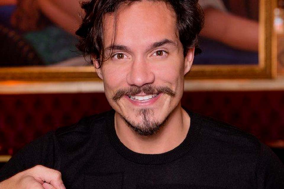 Jornalista da Globo surpreende ao sugerir a Eliezer encontro com Vyni