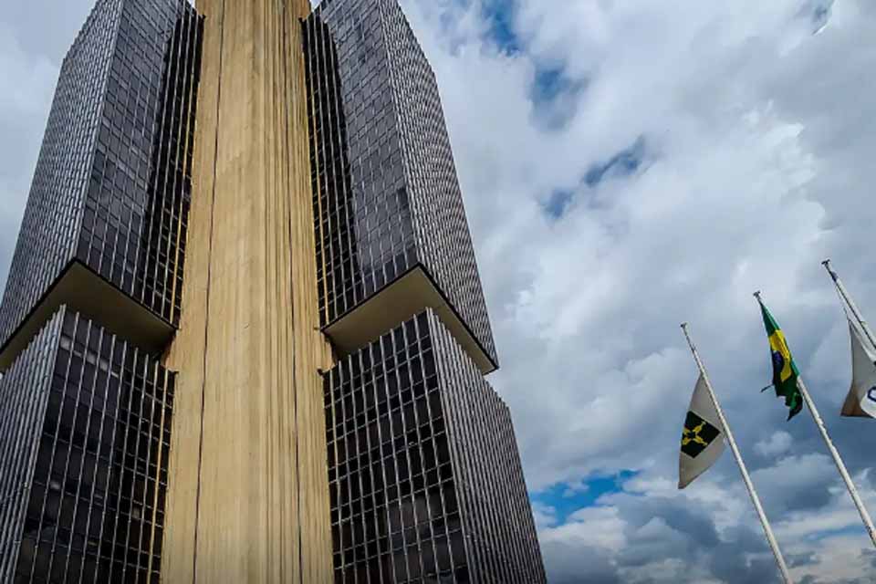 Copom inicia reunião que definirá taxa básica de juros