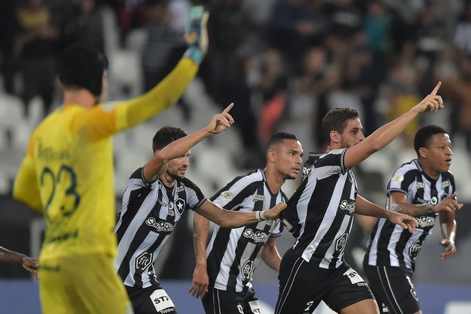 VÍDEO - Gols e Melhores Momentos de Botafogo 3 x 1 Goiás
