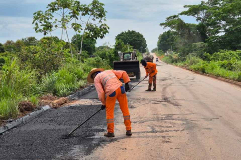 Governo inicia manutenção na pavimentação asfáltica na RO-010 entre Rolim de Moura e Nova Brasilândia do Oeste