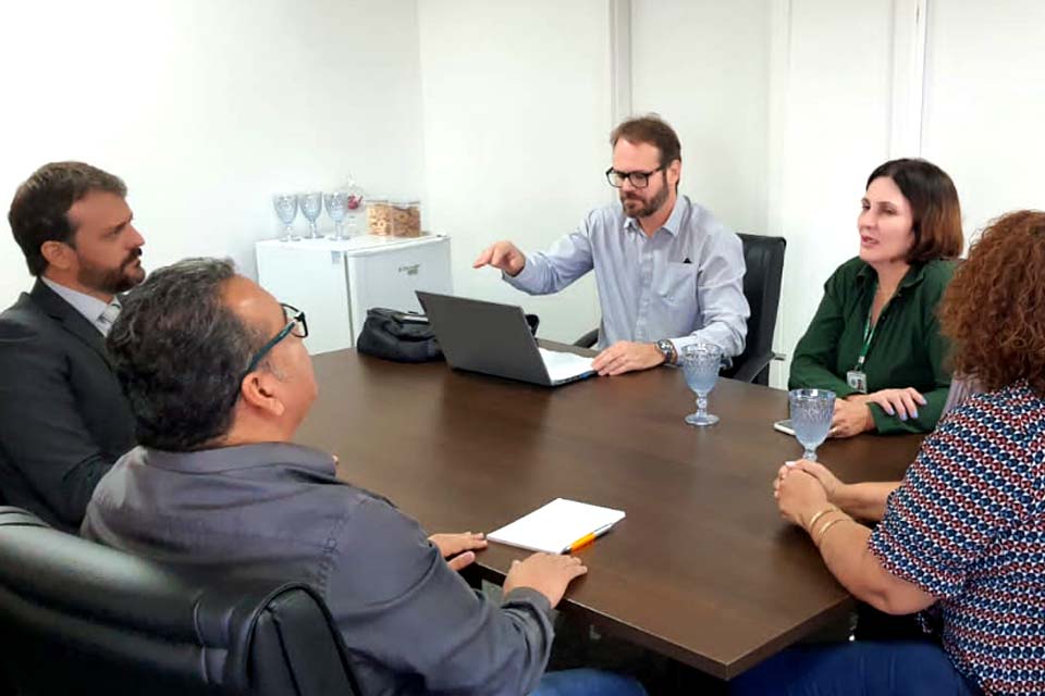 Diretores do SINJUR visitam Deputado Estadual Lucas Torres para tratar de demandas de interesse dos servidores públicos