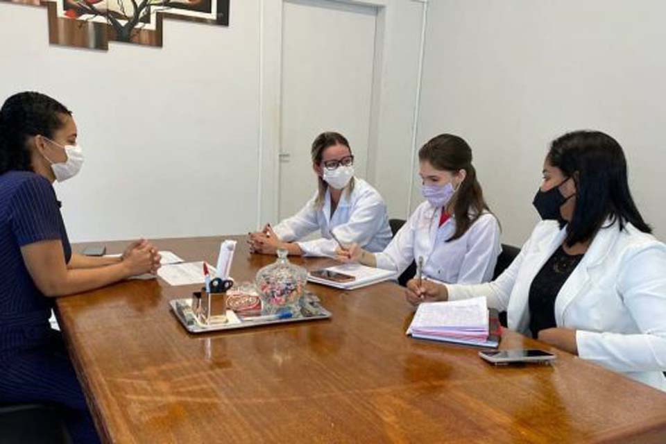 Publicada a retificação do processo seletivo para contratação temporária de profissionais da saúde