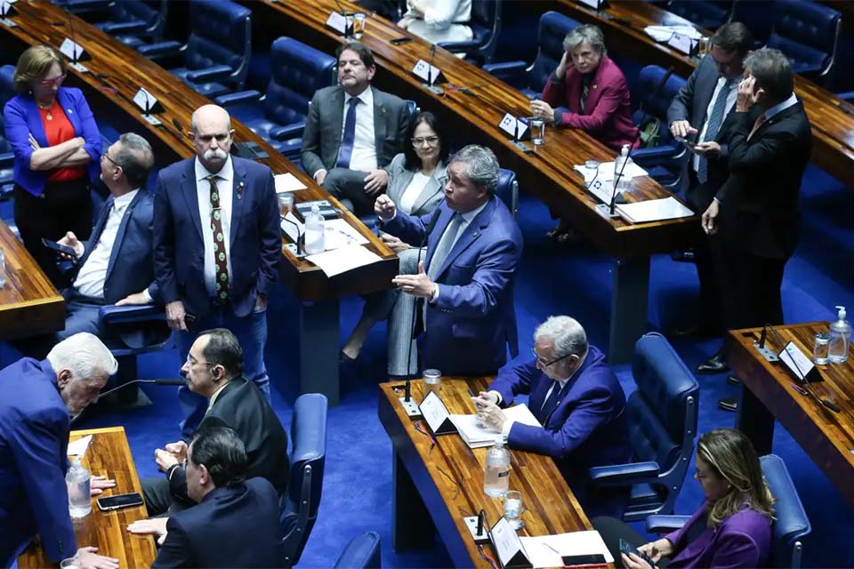 Senado aprova PEC sobre criminalização da posse de drogas