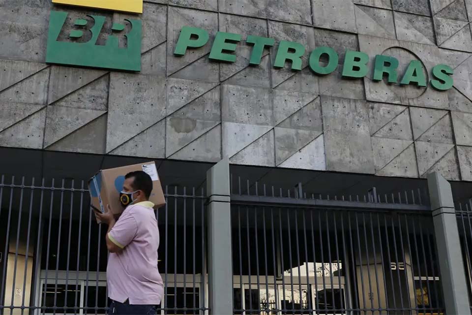 Governo aguarda informações da Petrobras para definir dividendos