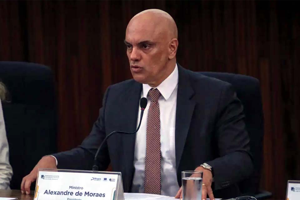 Moraes defende punição às big techs que induzirem voto