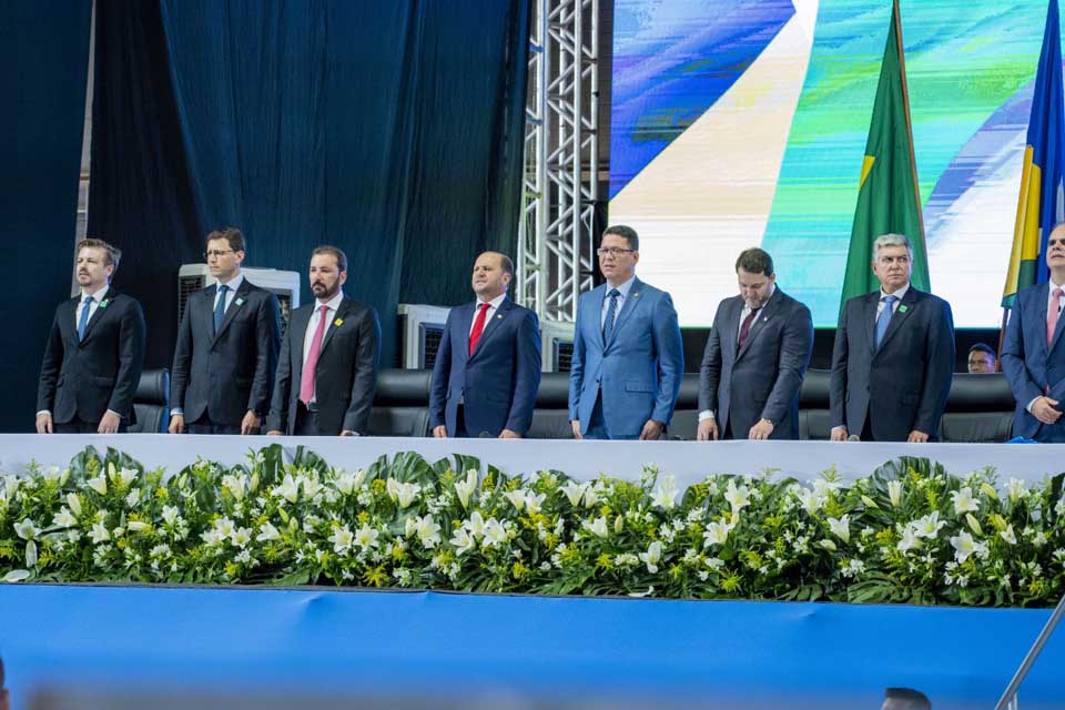 Prefeito Hildon Chaves prestigia posse de deputados estaduais e destacou a importância da união entre os poderes