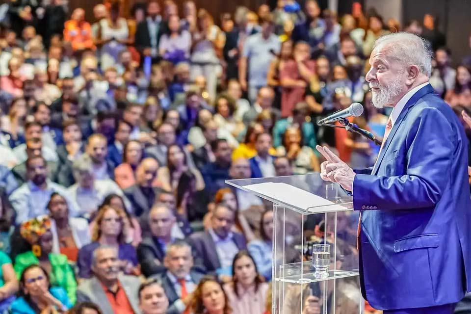 Lula anuncia R$ 121,4 bilhões em investimentos do PAC em Minas Gerais