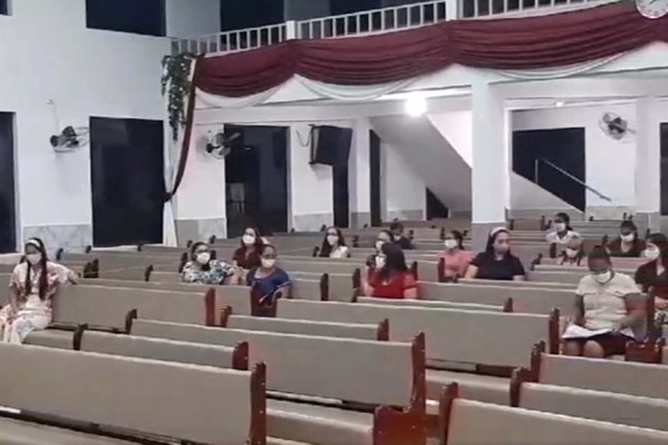 Igrejas restringe número de fiéis e seguem medidas de segurança enquanto bares de venda de bebida alcoólica e jogos de sinuca se eximem de medidas