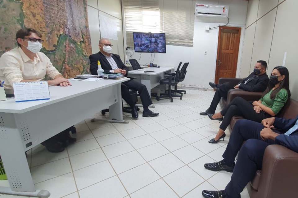 Prefeito se reúne com membros da nova diretoria da OAB subseção