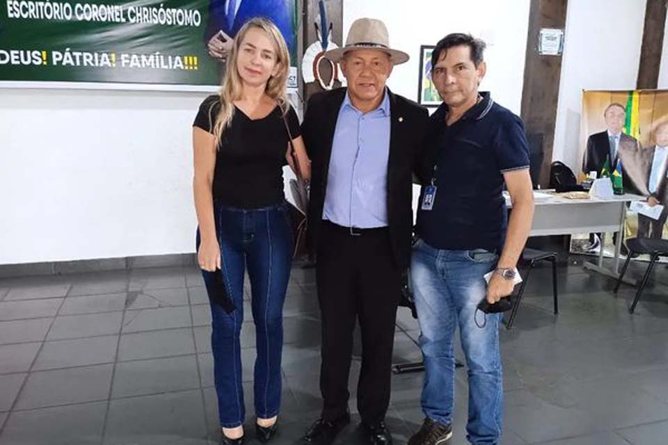 Coronel Chrisóstomo inicia 2022 atendendo lideranças de diversos setores da sociedade civil, servidores da transposição e setor produtivo