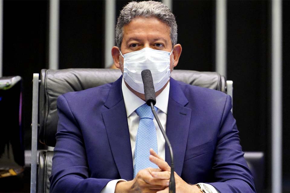 Câmara voltará a adotar trabalho remoto até o carnaval para evitar 'nova onda' de Covid, diz Lira