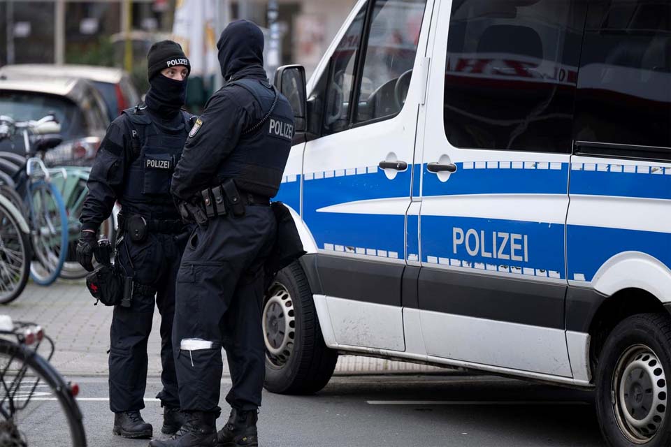 Alemanha prende 25 suspeitos de integrar grupo terrorista de extrema direita