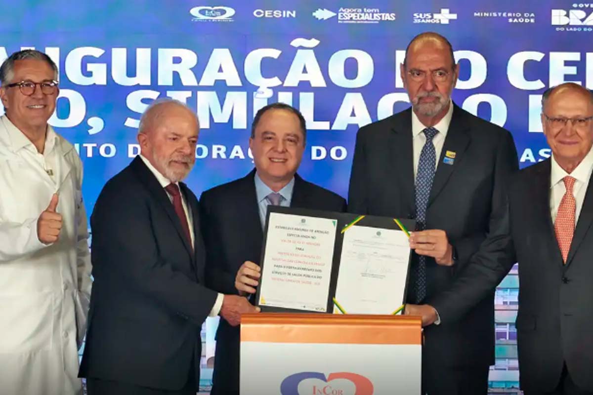 Lula sanciona lei do marco regulatório da vacina contra o câncer