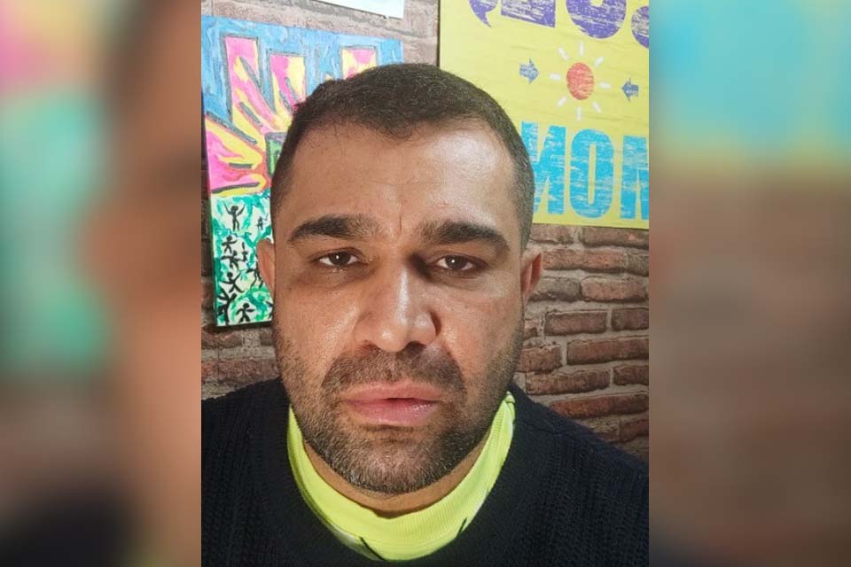 Ex-Pânico se revolta após colunista revelar que ele solicitou o auxílio emergencial; Vídeo