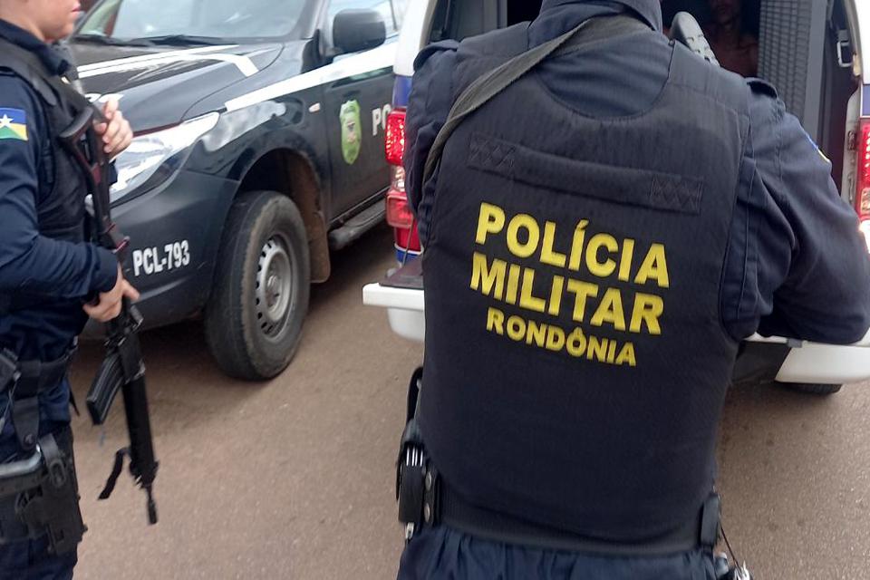 Vigilante é preso em escola acusado de tentar vender moto roubada