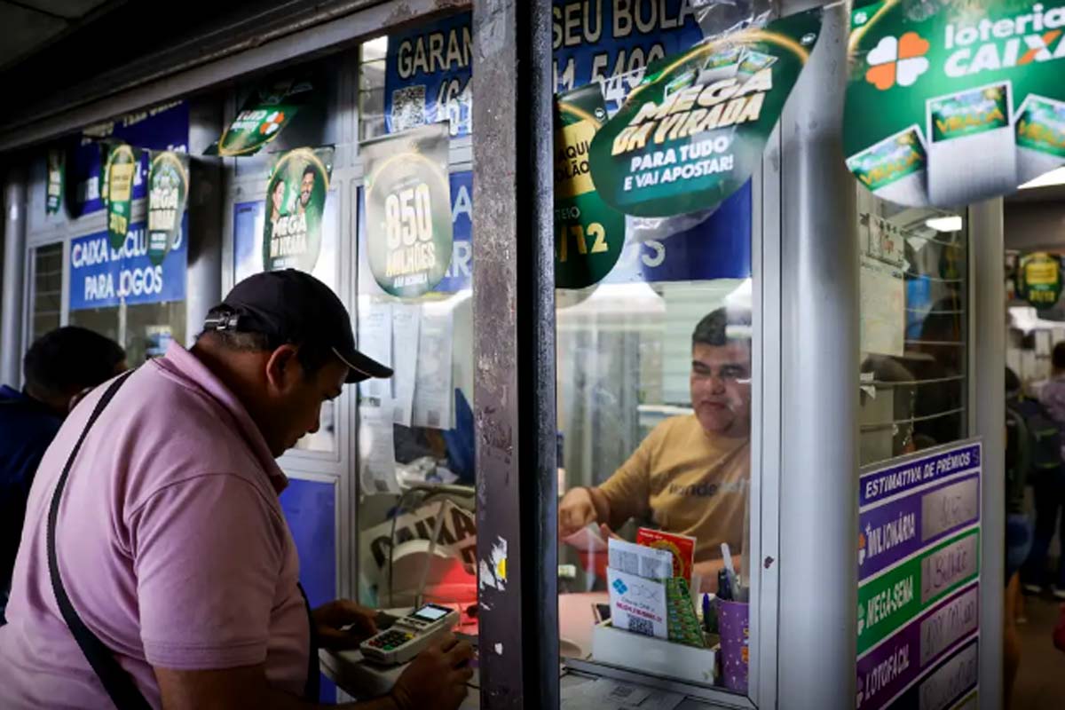 Mega Sena acumula e pode pagar R$ 100 milhões neste domingo